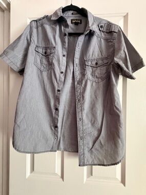 Helix Short Sleeve Button-Down Shirt in Light Gray